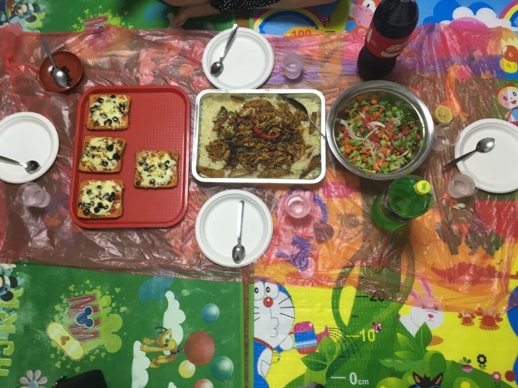 上海に住んでいるインド人に料理を振る舞ってもらった